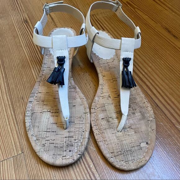 Crown and Ivy beige leather navy tassel wedge thong sandal SIZE 9M - Picture 2 of 7